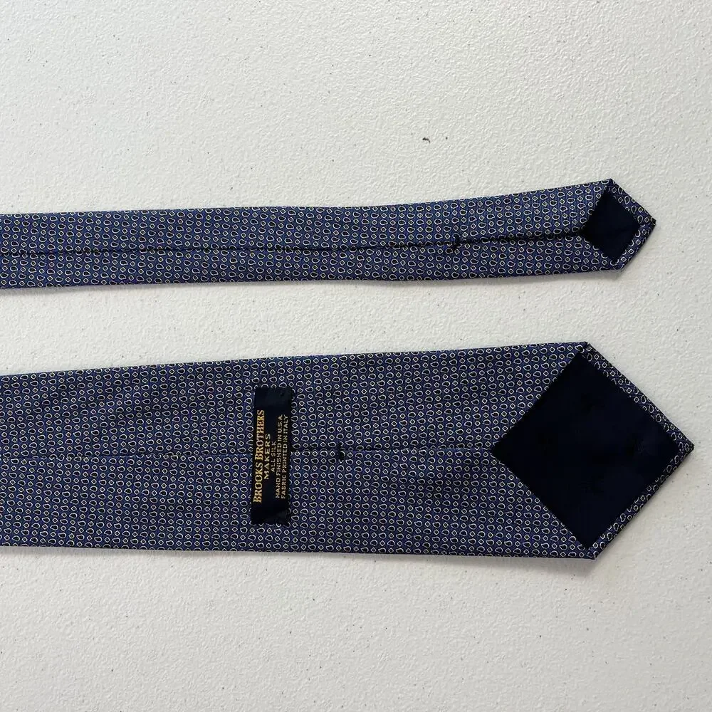 Brooks Brothers Makers Silk Necktie Hand Finished in USA Geometric Pattern Blue